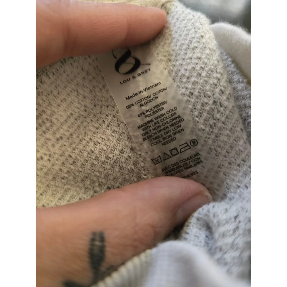 Oversized Women's NWOT Lou & Grey Gray & White Sweatshirt Hoodie XS
